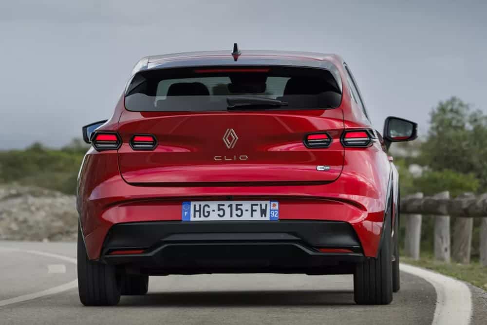 https://cdn.autogreeknews.gr/wp-content/uploads/2026/01/New-Renault-Clio-2026-8.jpg
