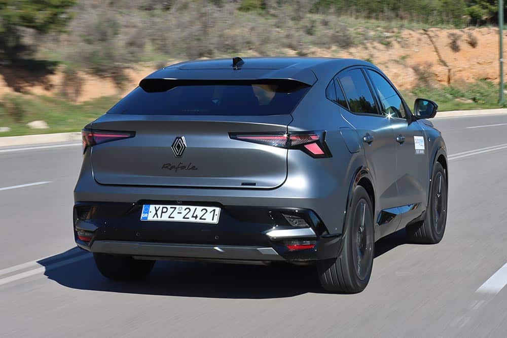 https://cdn.autogreeknews.gr/wp-content/uploads/2026/01/Renault-Rafale-E-Tech-4x4-300-29.jpg
