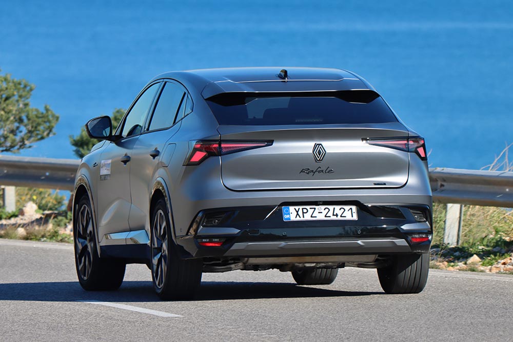 https://cdn.autogreeknews.gr/wp-content/uploads/2026/01/Renault-Rafale-E-Tech-4x4-300-42.jpg