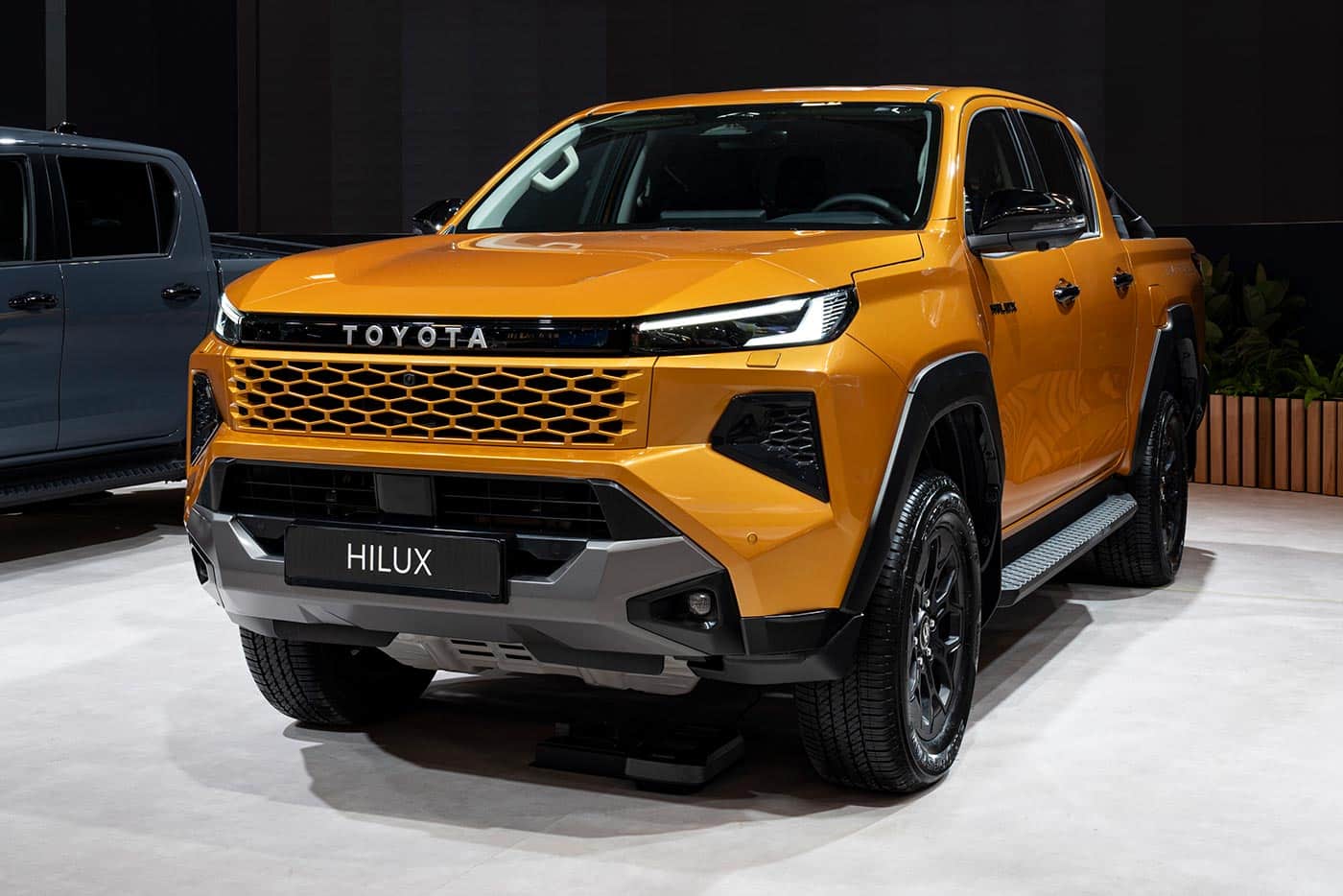 https://cdn.autogreeknews.gr/wp-content/uploads/2026/01/Toyota-Hilux-2026.jpg