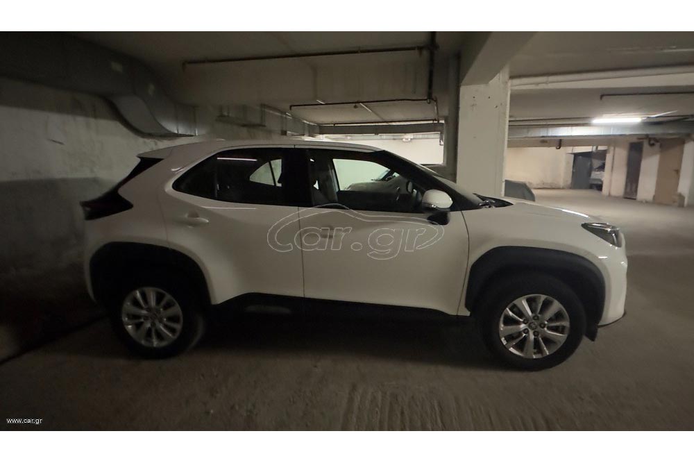 https://cdn.autogreeknews.gr/wp-content/uploads/2026/01/Toyota-Yaris-Cross-2022.jpg
