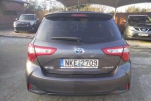 Toyota-Yaris-Hybrid-2019-used-3