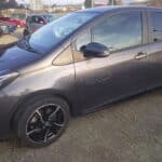 Toyota-Yaris-Hybrid-2019-used-6