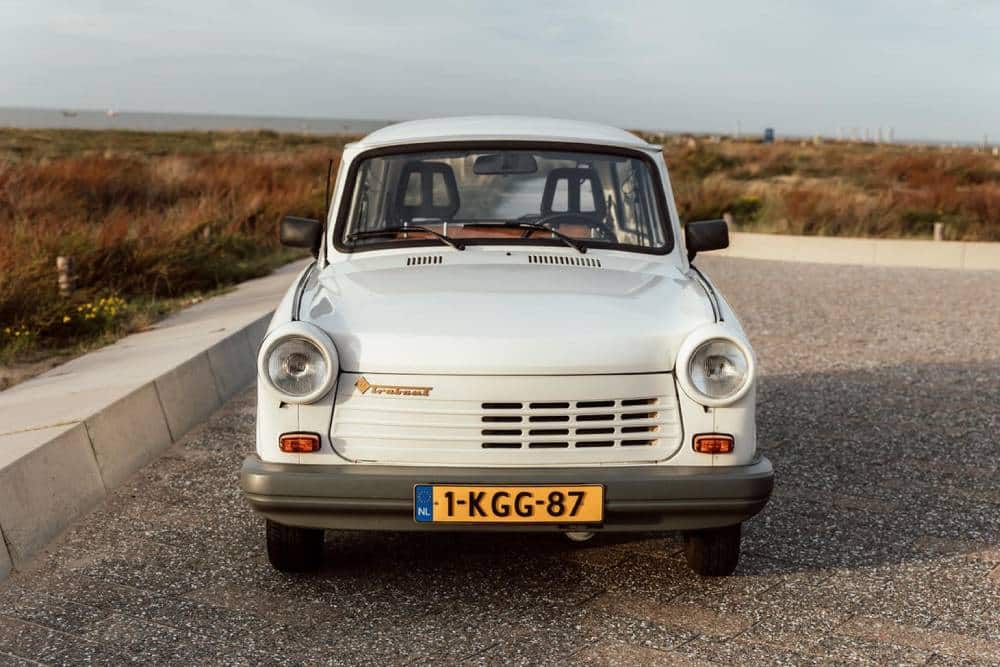 https://cdn.autogreeknews.gr/wp-content/uploads/2026/01/Trabant_1_1_Last_Edition_444_1991-1.jpg