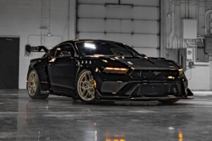 black mustang gtd with gold wheels (4)