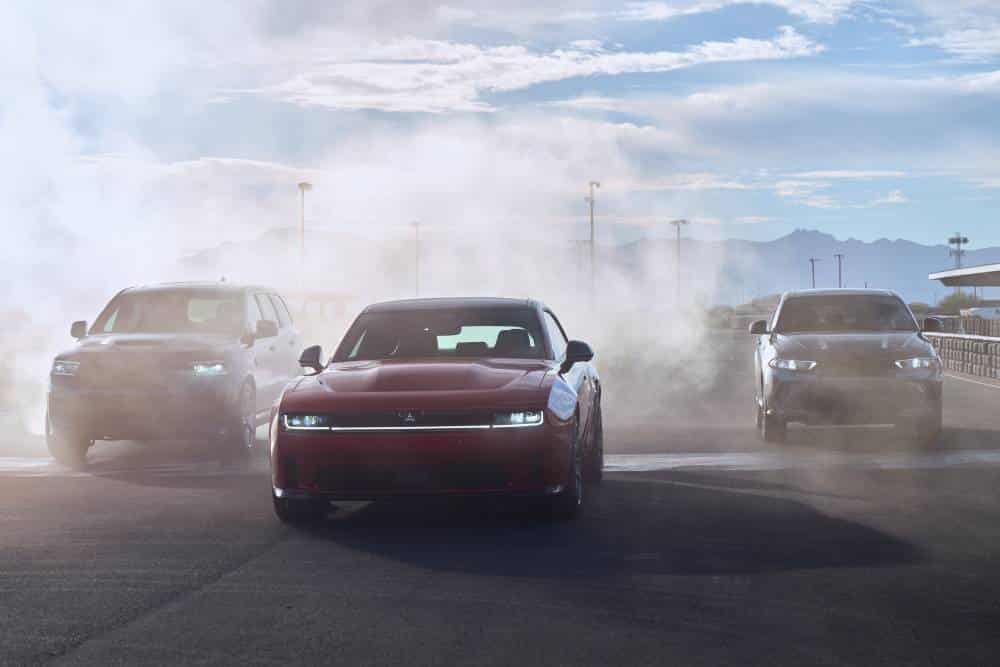 https://cdn.autogreeknews.gr/wp-content/uploads/2026/01/dodge_charger_689.jpg