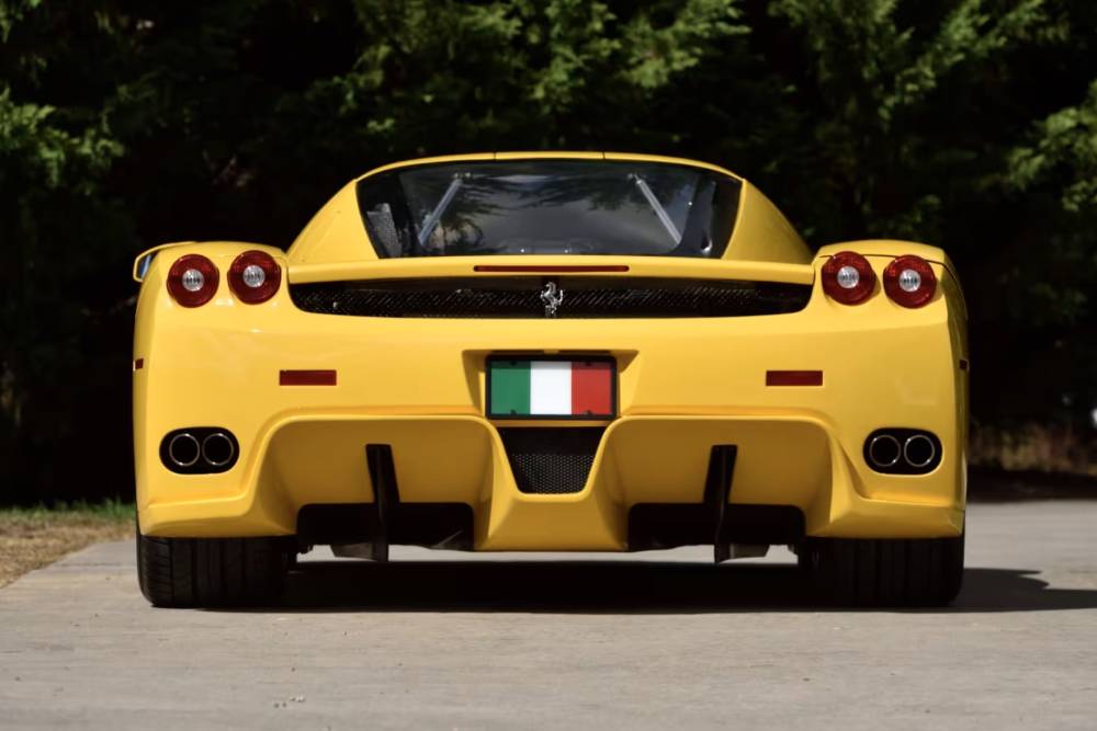 https://cdn.autogreeknews.gr/wp-content/uploads/2026/01/ferrari-enzo-sales-for-16-million-10.jpg