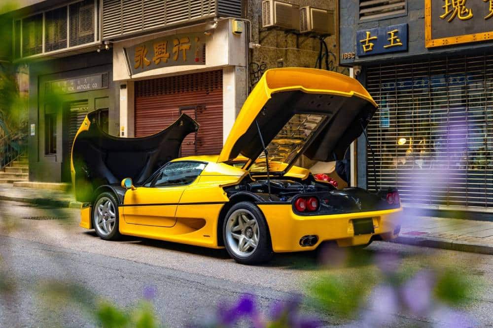 «Ταξί» Ferrari F50 με ταρίφα που γράφει εκατομμύρια