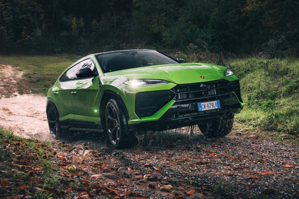 https://cdn.autogreeknews.gr/wp-content/uploads/2026/01/lamborghini_urus_se3.jpg