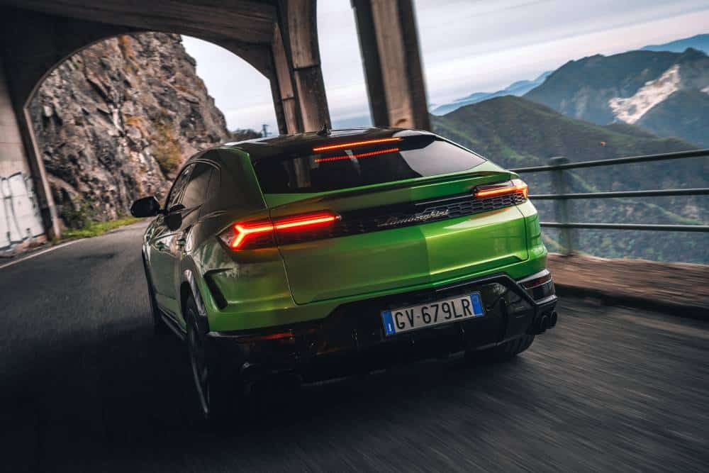 https://cdn.autogreeknews.gr/wp-content/uploads/2026/01/lamborghini_urus_se92.jpg