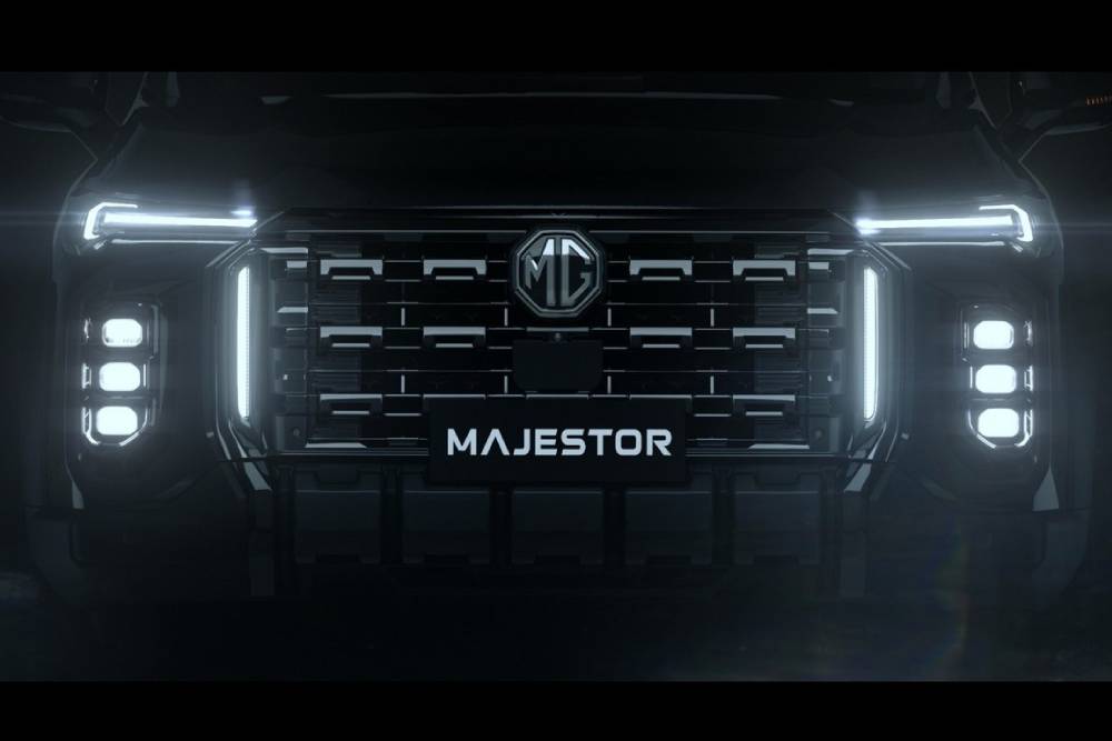 https://cdn.autogreeknews.gr/wp-content/uploads/2026/01/mg-majestor-02.jpg