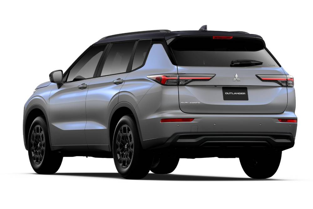 https://cdn.autogreeknews.gr/wp-content/uploads/2026/01/mitsubishi-new-outlander-ls-black-edition-4.jpg