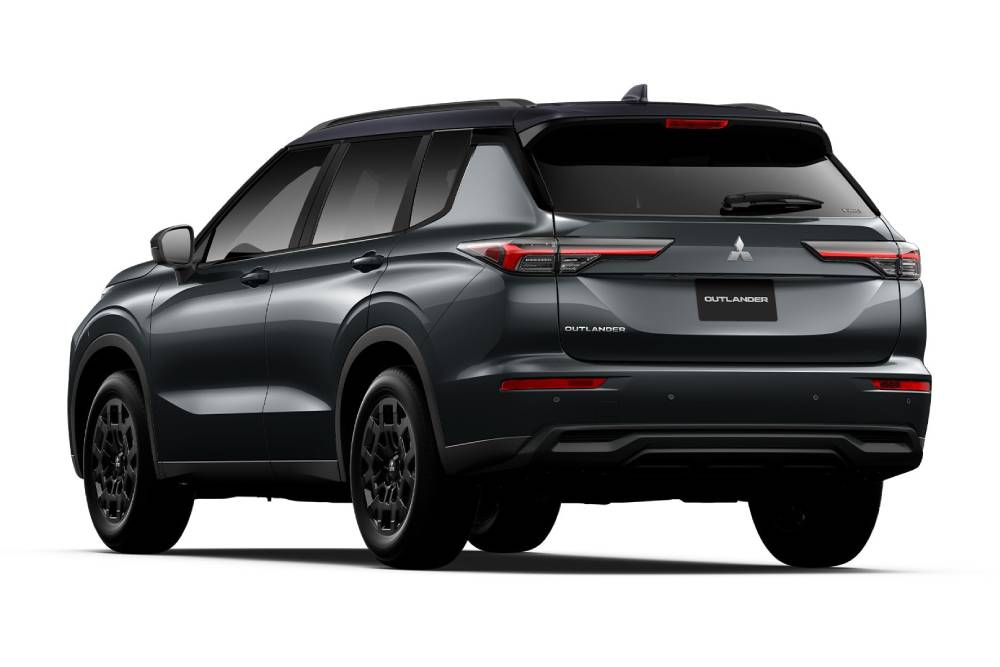 https://cdn.autogreeknews.gr/wp-content/uploads/2026/01/mitsubishi-new-outlander-ls-black-edition-6.jpg