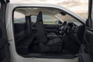 mitsubishi triton mega cab street (7)