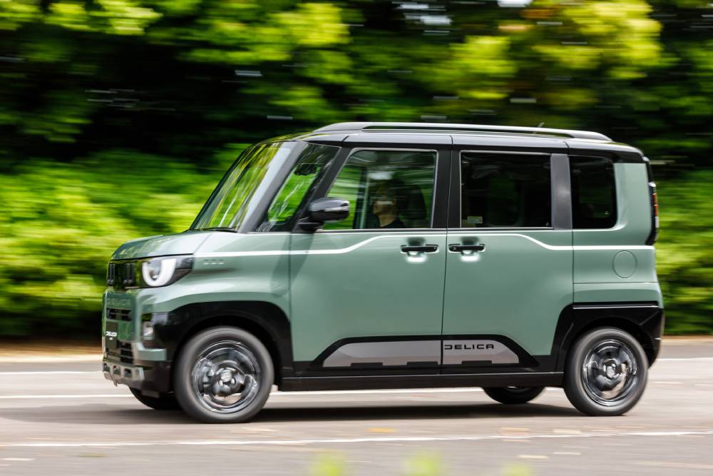 https://cdn.autogreeknews.gr/wp-content/uploads/2026/01/mitsubishi_delica-mini81.jpg