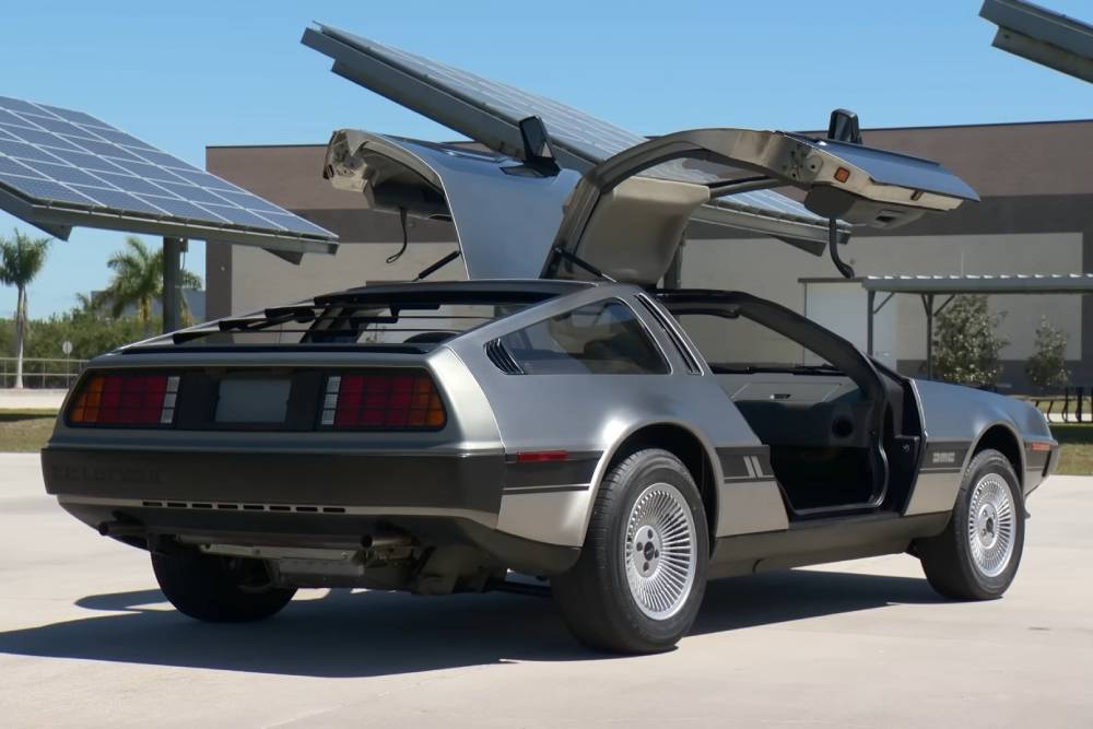 https://cdn.autogreeknews.gr/wp-content/uploads/2026/02/187-mile-1981-delorean-1.jpg