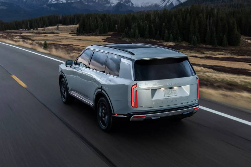 https://cdn.autogreeknews.gr/wp-content/uploads/2026/02/2027-Kia-Telluride-Hybrid-226-10-2048x1366-1.jpg