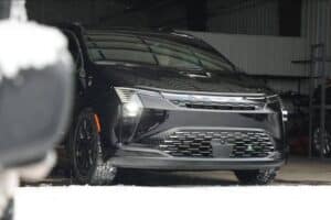 Κεντρίζει τα βλέμματα το πρώτο νέο Chrysler εδώ και μια 10ετία