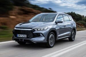 Οδηγούμε το νέο οικονομικό BYD Sealion 5 DM-i PHEV 212 PS