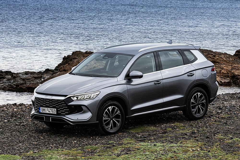 https://cdn.autogreeknews.gr/wp-content/uploads/2026/02/BYD-SEALION-5-DM-i-Static-11.jpg