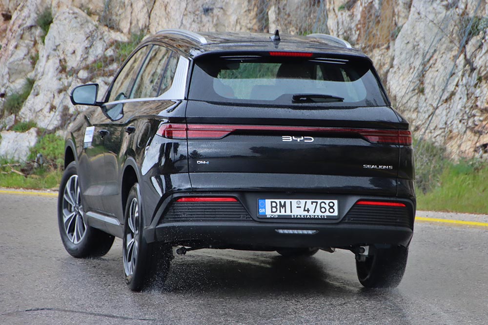 https://cdn.autogreeknews.gr/wp-content/uploads/2026/02/BYD-Sealion-5-DM-i-2.jpg