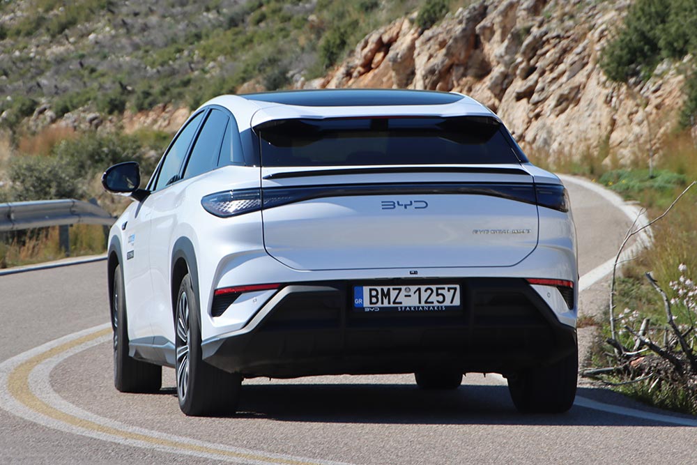 https://cdn.autogreeknews.gr/wp-content/uploads/2026/02/BYD-Sealion-7-6.jpg