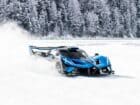 Η Bugatti Bolide και τα εκατομμύρια χορεύουν στο χιόνι (+video)