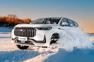 Η Κίνα πλημμυρίζει τον πλανήτη και με θερμικά αυτοκίνητα