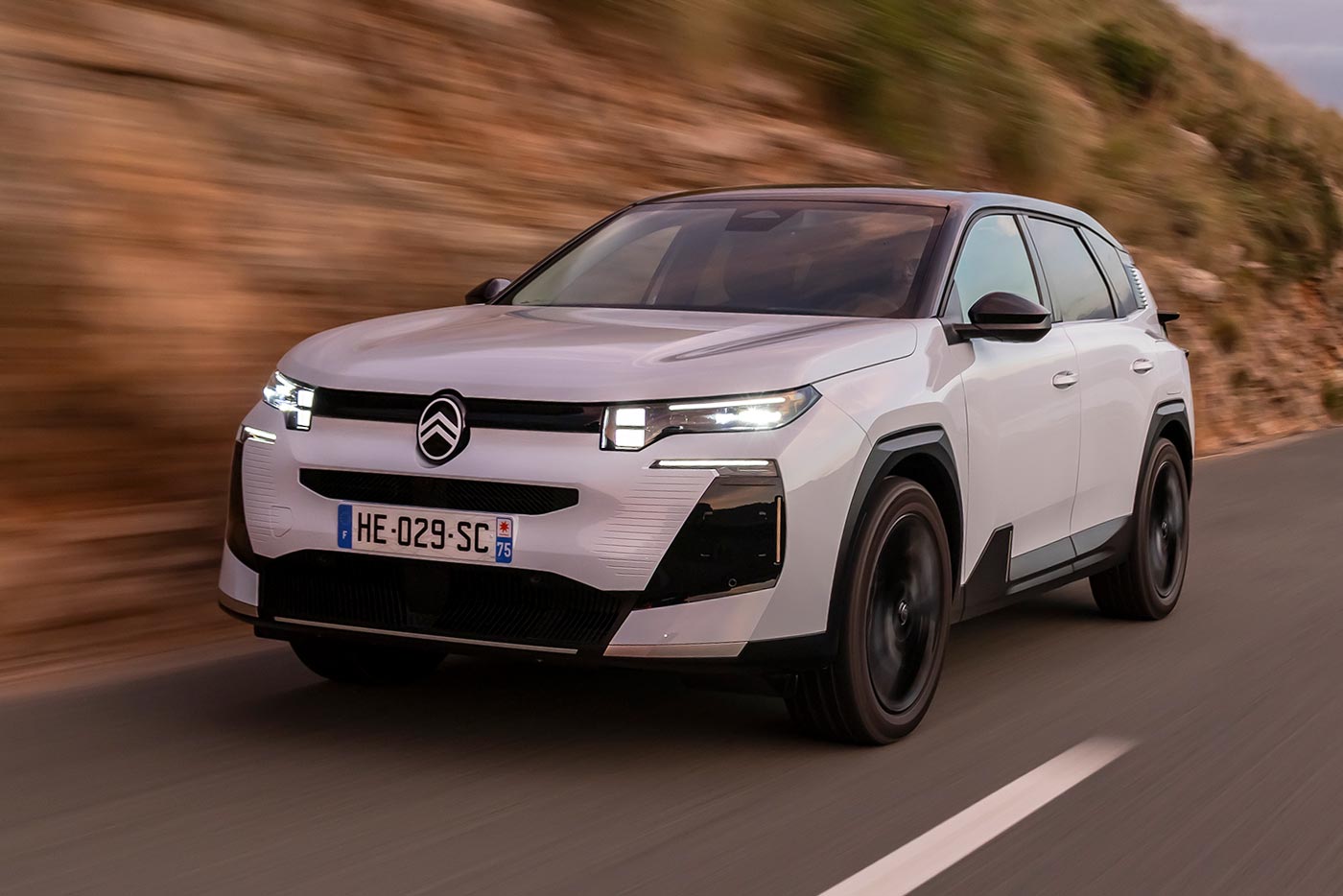 https://cdn.autogreeknews.gr/wp-content/uploads/2026/02/Citroen-C5-Aircross-2026.jpg