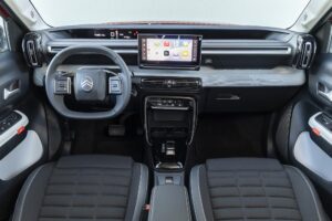 Citroen-e-C3-Aircross-interior