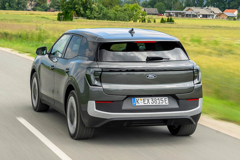 https://cdn.autogreeknews.gr/wp-content/uploads/2026/02/FORD_EXPLORER_Magnetic_Grey_50.jpg