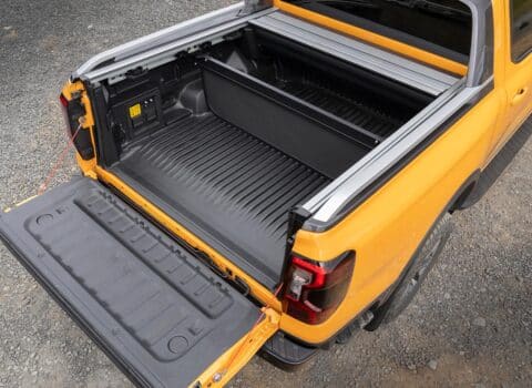 Τύφλα να 'χουν τα SUV μπροστά σε τέτοιο «αγροτικό»