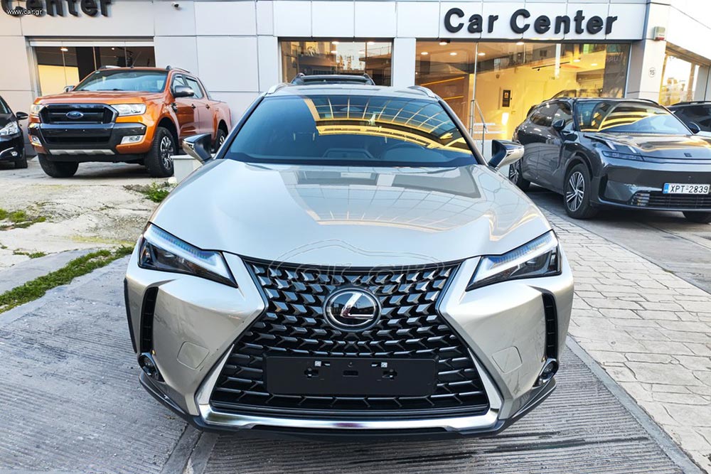 https://cdn.autogreeknews.gr/wp-content/uploads/2026/02/Lexus-UX-300h-AWD-2024-4.jpg