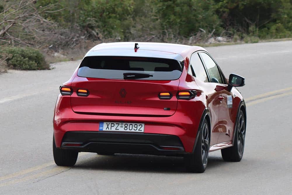 https://cdn.autogreeknews.gr/wp-content/uploads/2026/02/Renault-Clio-E-Tech-160-5.jpg