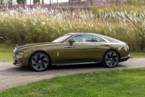 Rolls-Royce-Spectre-BMW1971-2048×1366