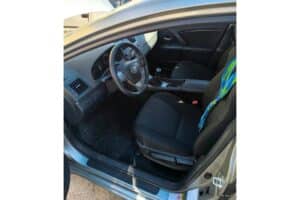 Toyota-Avensis-2010-(2)