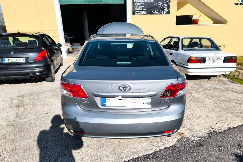 https://cdn.autogreeknews.gr/wp-content/uploads/2026/02/Toyota-Avensis-2010-9.jpg