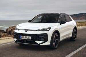 Με τιμή από 28.590 ευρώ το νέο VW T-Roc