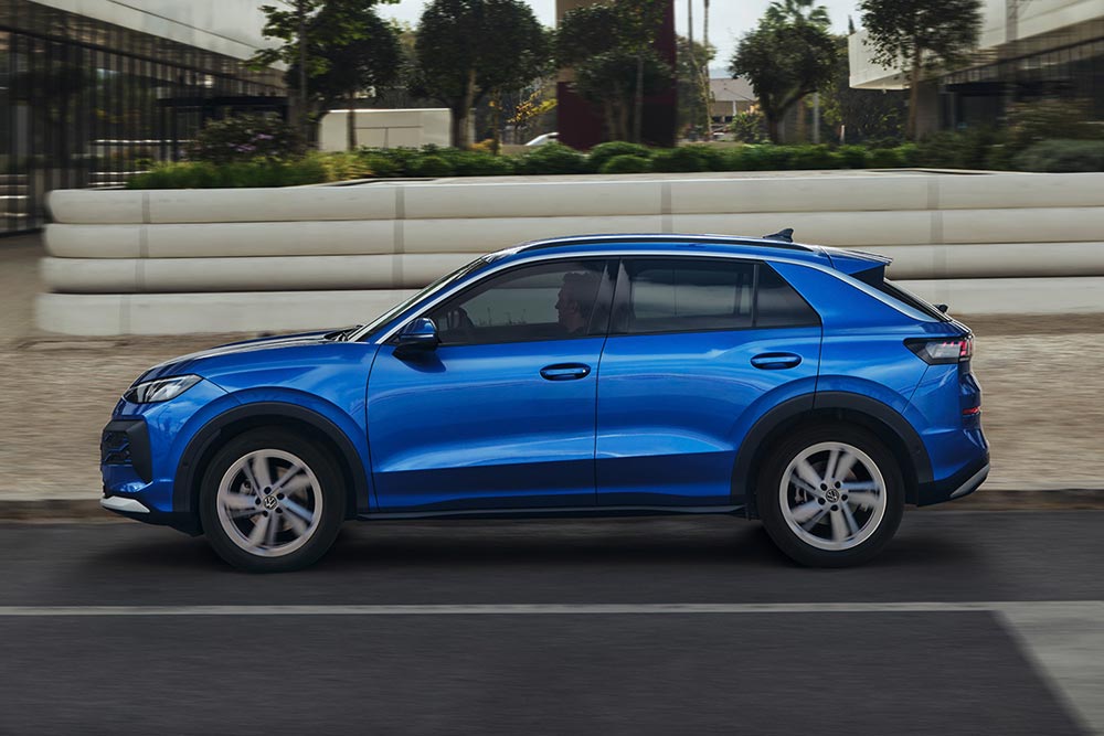 https://cdn.autogreeknews.gr/wp-content/uploads/2026/02/VW-T-Roc-2026-7.jpg
