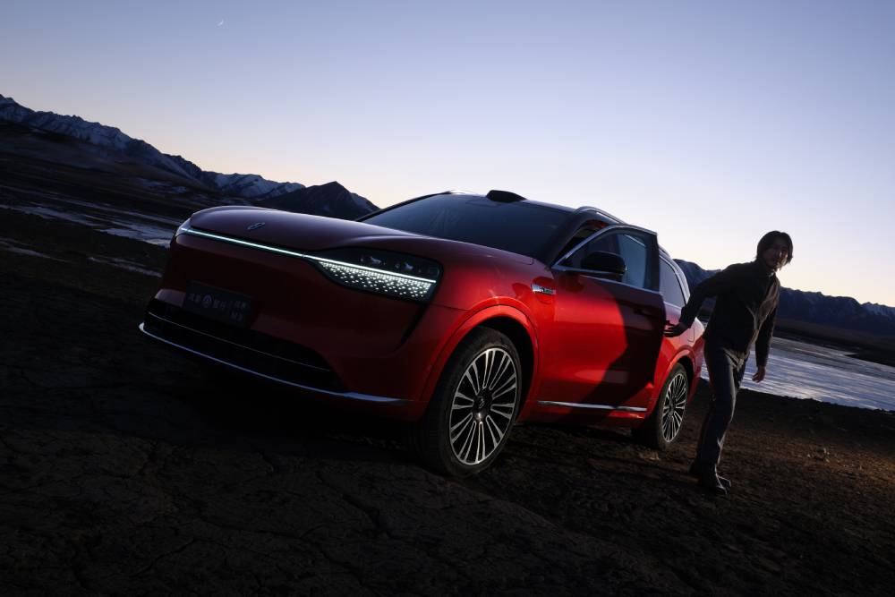 Δεν προλαβαίνει τον κόσμο η Huawei για το SUV της