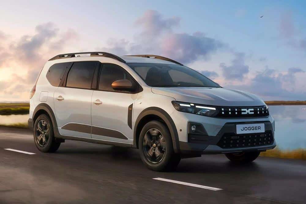 https://cdn.autogreeknews.gr/wp-content/uploads/2026/02/dacia-jogger-2026-1.jpg