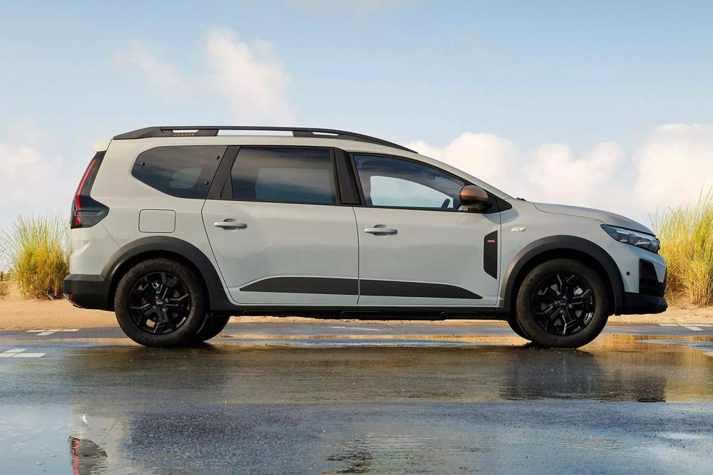 https://cdn.autogreeknews.gr/wp-content/uploads/2026/02/dacia-jogger-2026-3.jpg