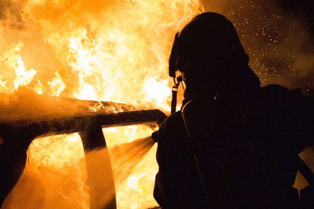 Λιγότερες οι πυρκαγιές σε ηλεκτρικά από ό,τι σε θερμικά οχήματα!