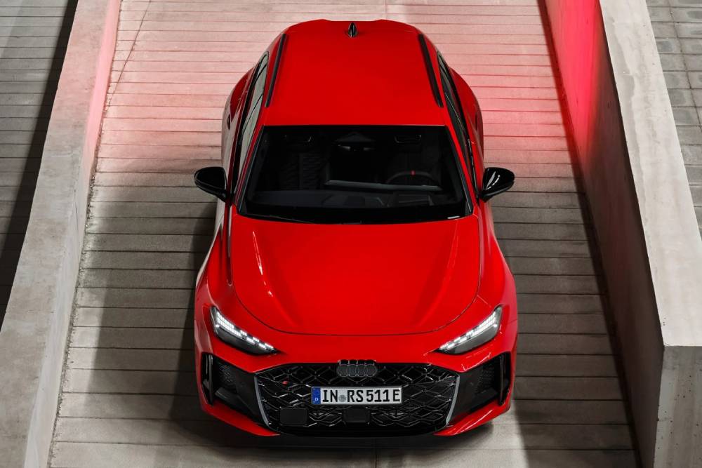 https://cdn.autogreeknews.gr/wp-content/uploads/2026/02/new-audi-rs-5.jpg