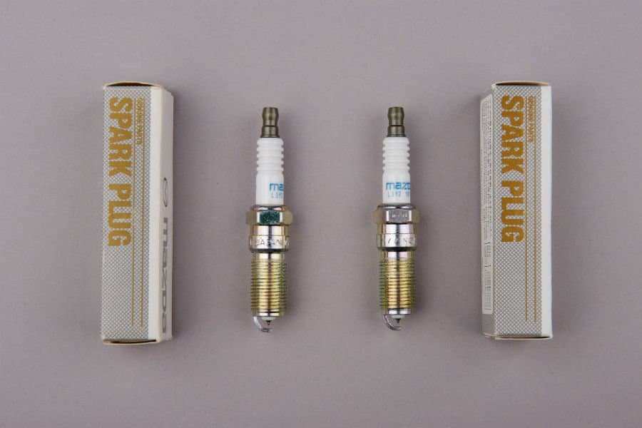 https://cdn.autogreeknews.gr/wp-content/uploads/2026/02/spark-plugs-7.jpg