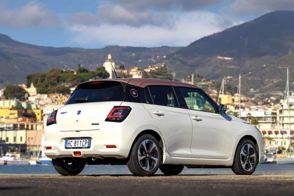https://cdn.autogreeknews.gr/wp-content/uploads/2026/02/suzuki-swift-sakura-02.jpg