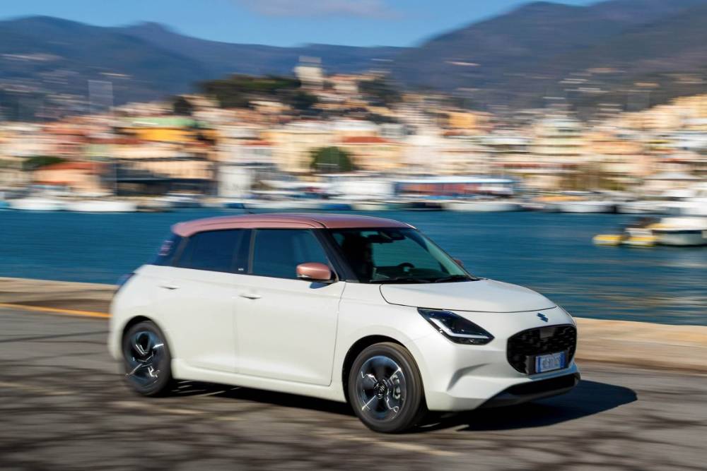 https://cdn.autogreeknews.gr/wp-content/uploads/2026/02/suzuki-swift-sakura-11.jpg