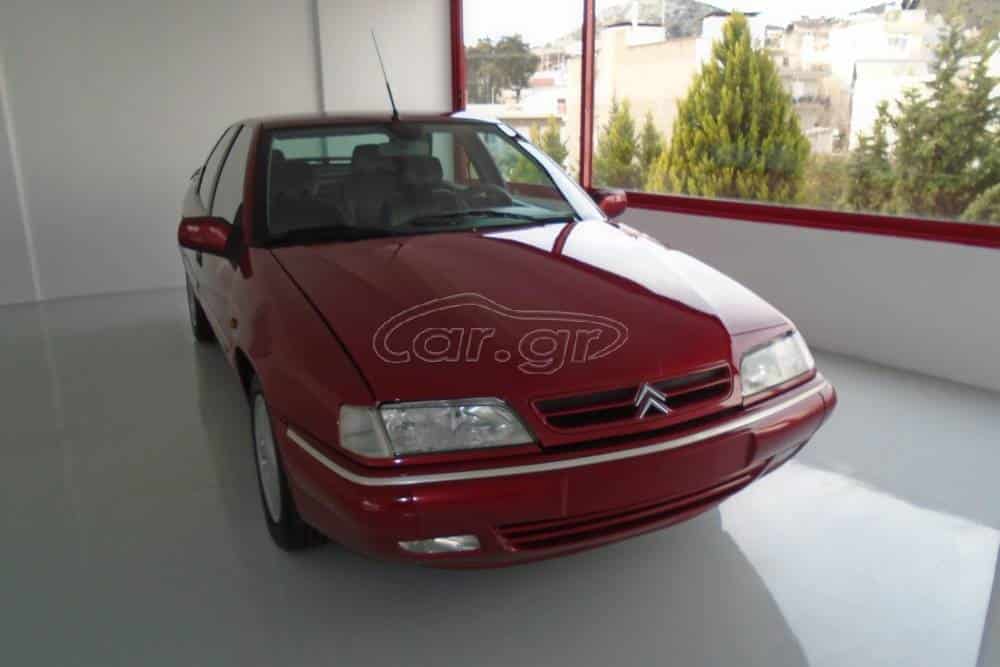 Λαμπερή Citroen Xantia κοσμεί τη βιτρίνα σαν καινούργια