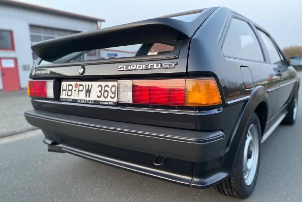 https://cdn.autogreeknews.gr/wp-content/uploads/2026/03/1987-vw-scirocco-for-sale-12.jpg