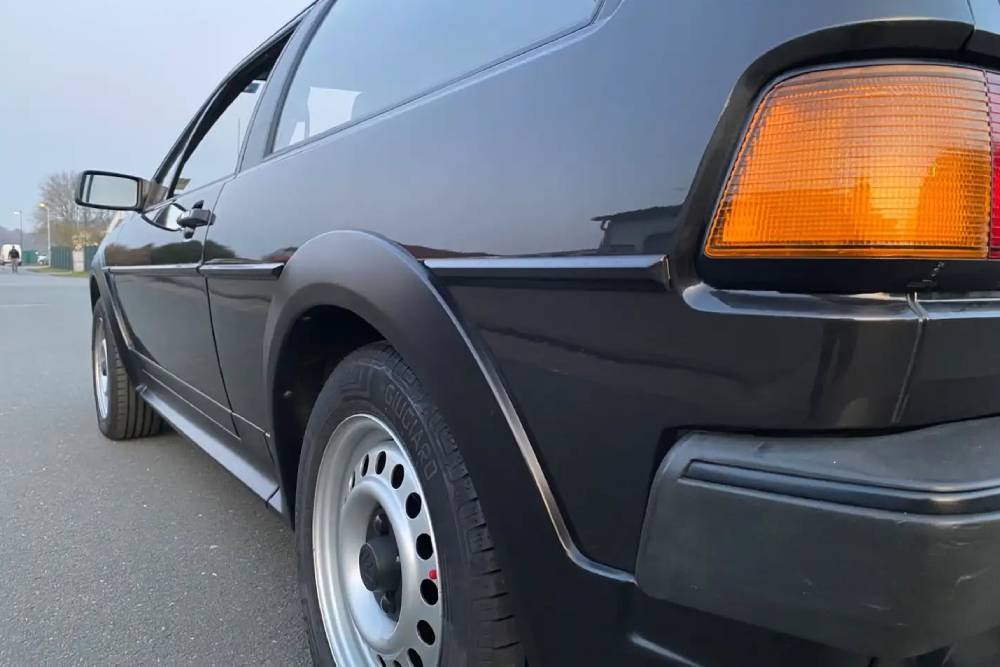 https://cdn.autogreeknews.gr/wp-content/uploads/2026/03/1987-vw-scirocco-for-sale-2.jpg
